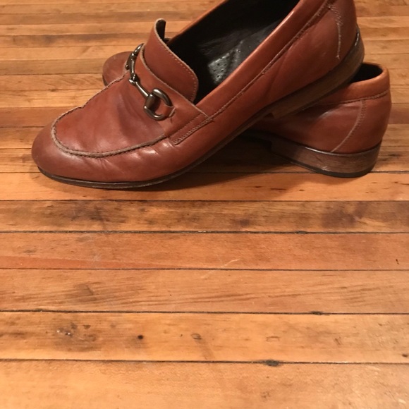 Red - Picture 3 of 6